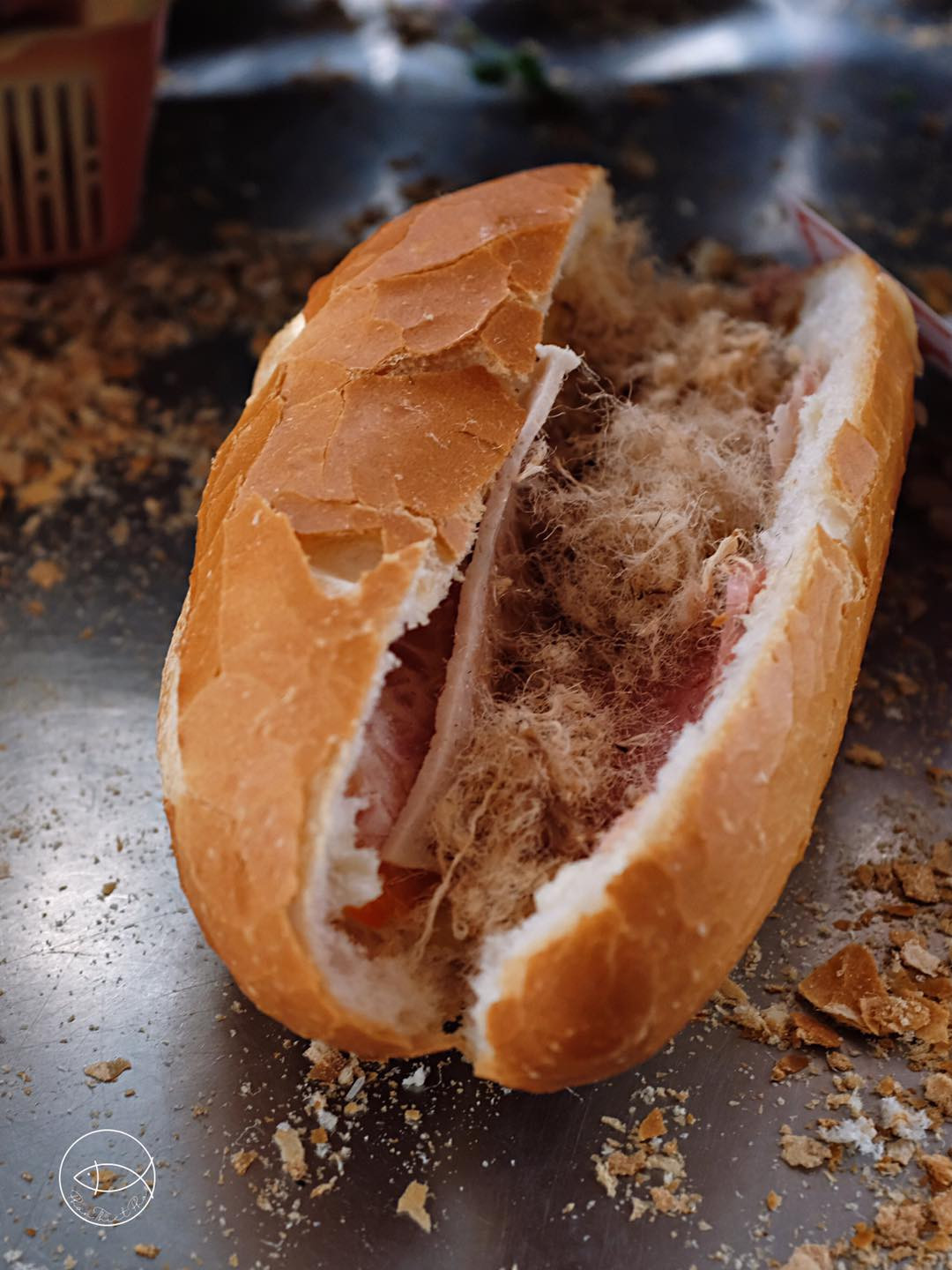 Bánh mì chả Như Lan Phan Thiết với lớp bơ đặc trưng