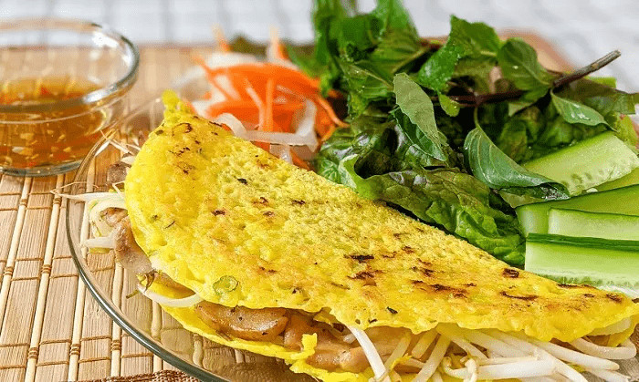 Bánh xèo giòn rụm đậm đà hương vị Phan Thiết