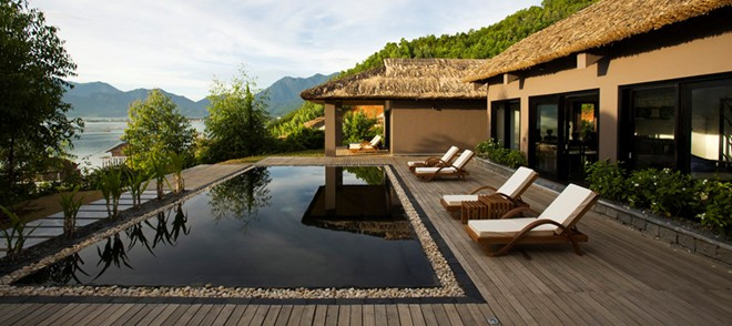 Biệt thự nổi trên mặt nước tại Vedana Lagoon Resort Hue