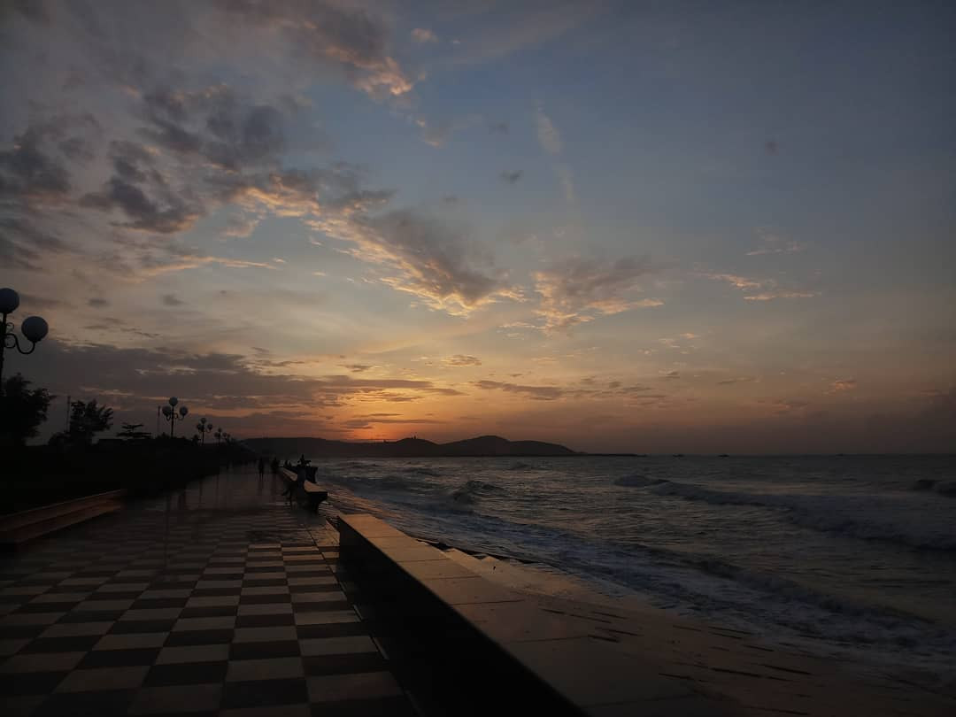 Cảnh bình minh tuyệt đẹp trên bãi biển Đồi Dương ở Phan Thiết