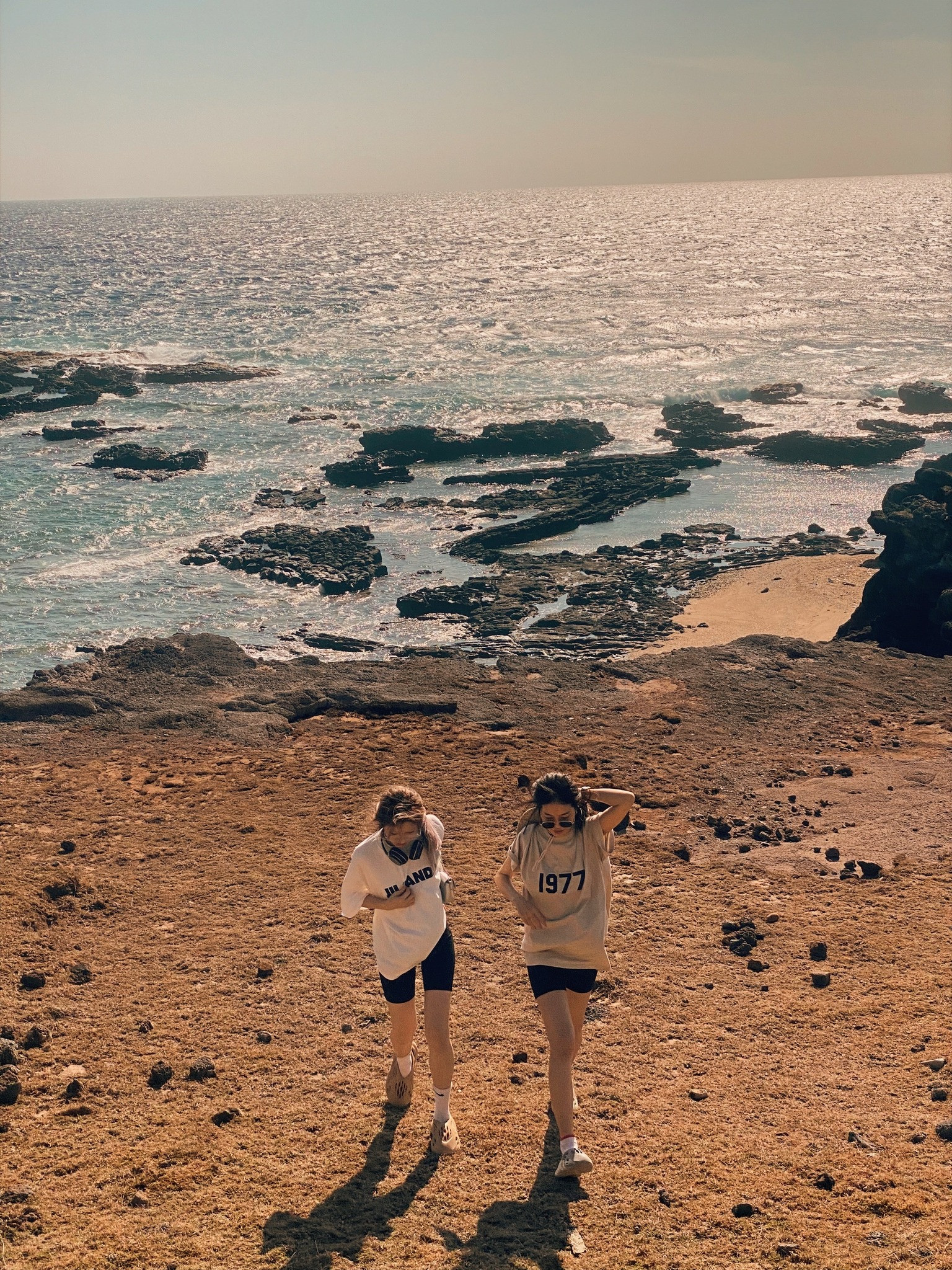 Con đường ven biển đẹp mê hồn trên đảo Phú Quý