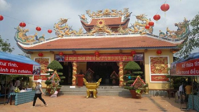 Cổng vào đình làng Võ Đắt - Di tích văn hóa lịch sử tại Đức Linh