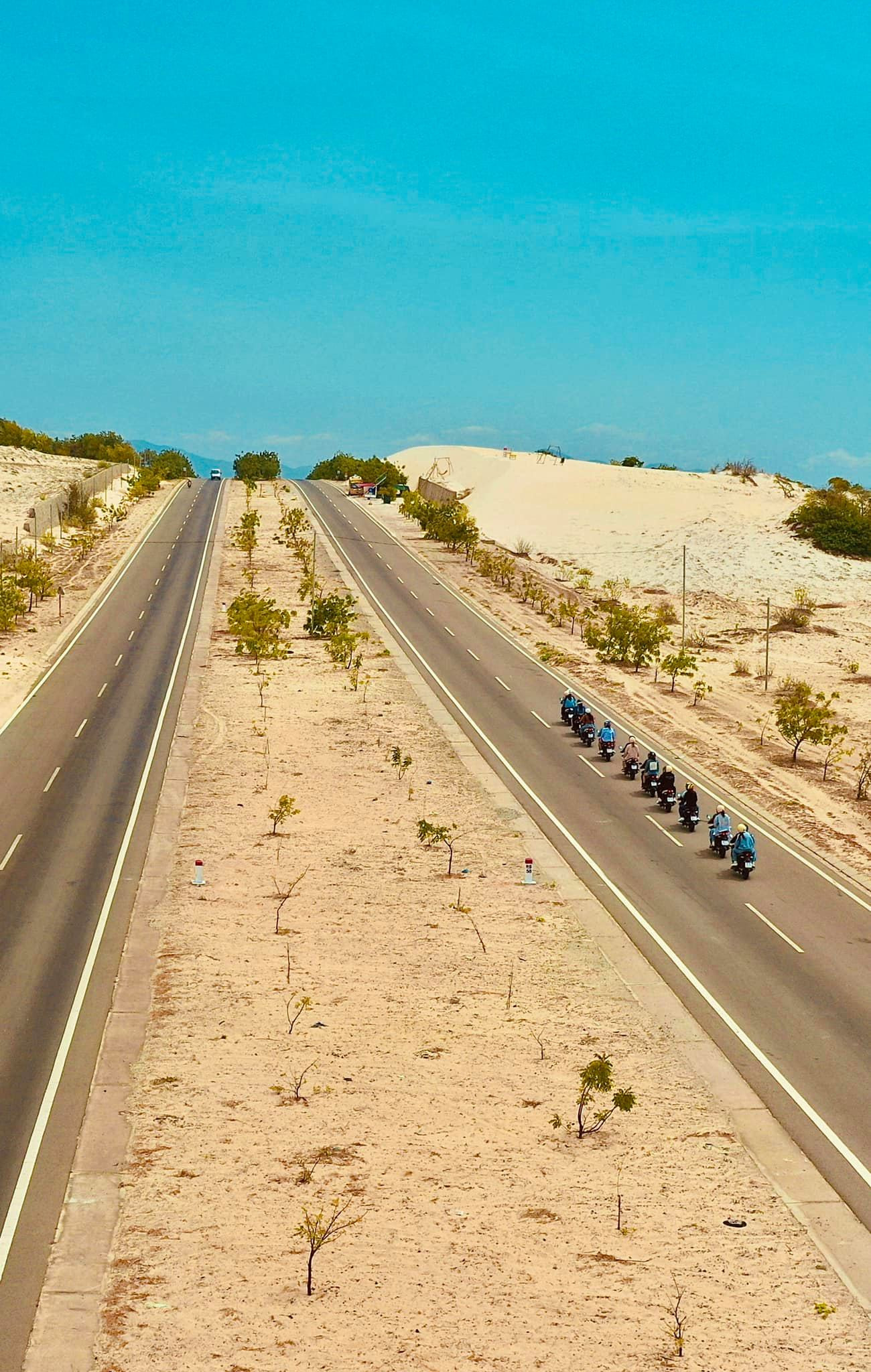 Cung đường ven biển Phan Rí Mũi Né với hàng cát trắng