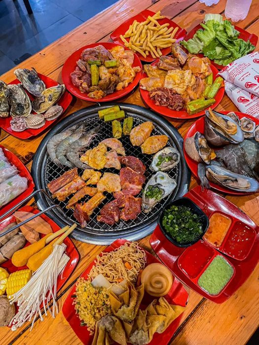 Đĩa thịt ba chỉ và các món nướng khác tại Buffet Nướng &amp; Lẩu Nhất Nướng 29 Phan Thiết