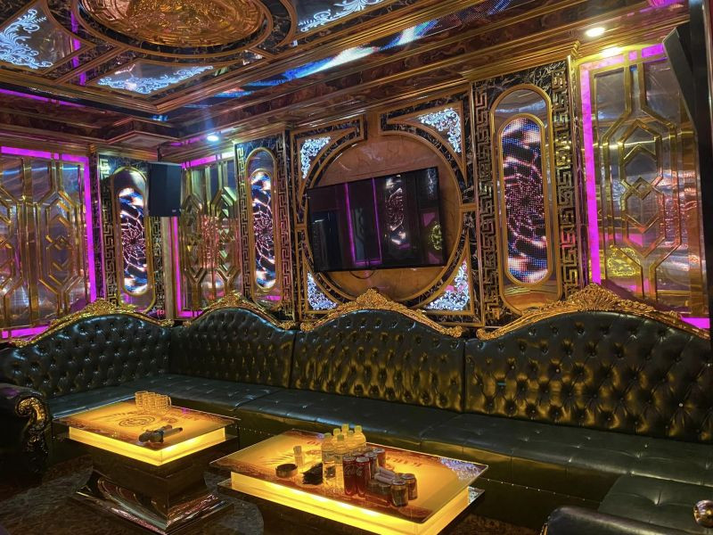 Hệ thống âm thanh sống động và đồ uống đa dạng tại Năm Sao Plus