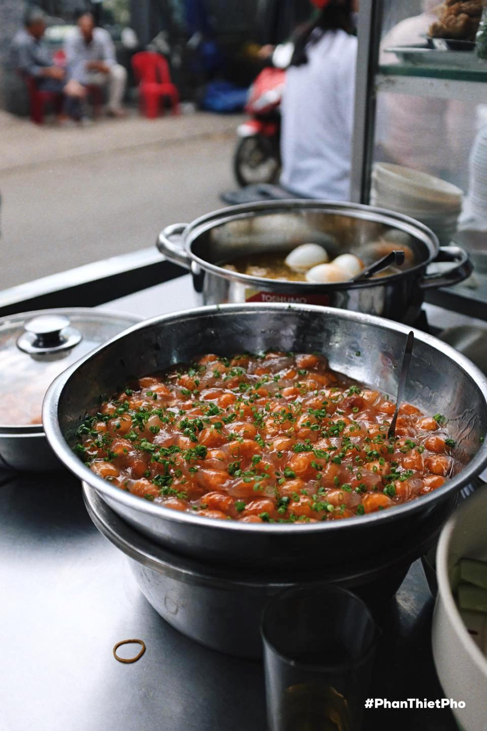 Hộp bánh quai vạc Phan Thiết thơm ngon mua làm quà