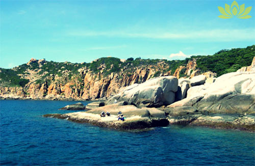 Khung cảnh biển xanh hoang sơ tại Cù Lao Cau