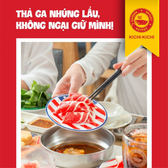 Khung cảnh lẩu băng chuyền với đa dạng nguyên liệu tươi ngon tại Kichi Kichi Phan Thiết