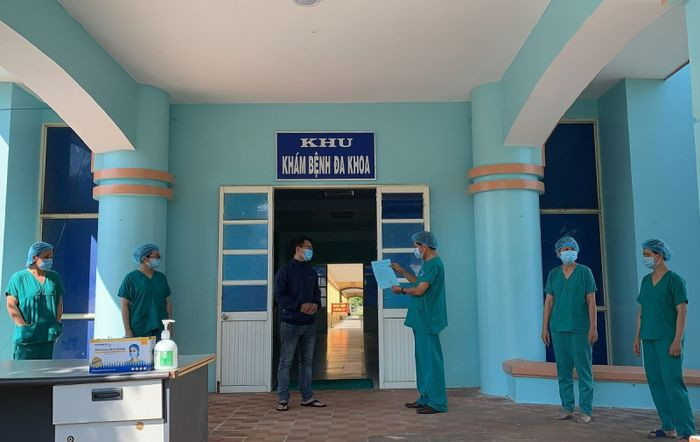 Khuôn viên bên ngoài Bệnh viện Lao &amp; Bệnh Phổi