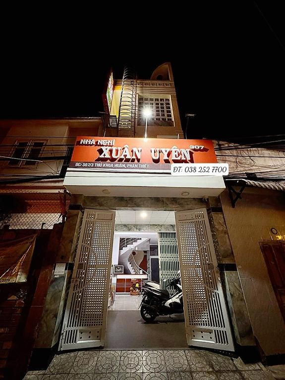 Mặt tiền Khách sạn Xuân Uyên gần khu vực Thủ Khoa Huân Phan Thiết