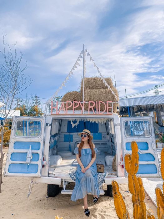 Một góc trang trí đặc trưng tại The Happy Ride Homestay Mũi Né