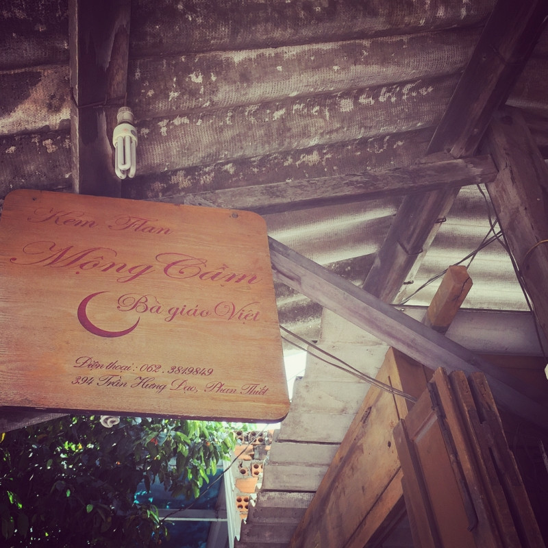 Những đĩa Bánh Flan Mộng Cầm vàng óng hấp dẫn