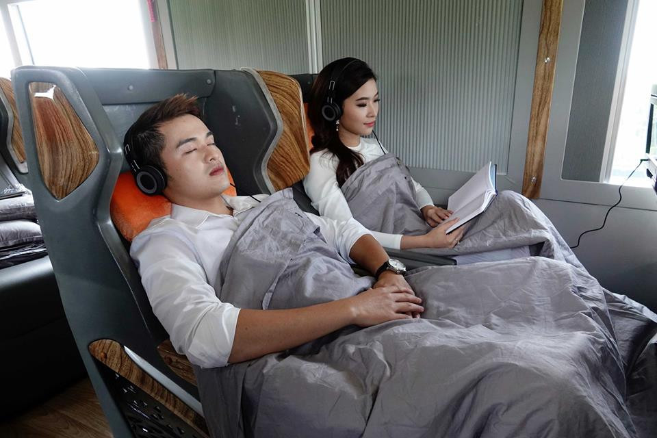 Nội thất xe Limousine chất lượng cao đi từ Sân bay Tân Sơn Nhất đến Mũi Né