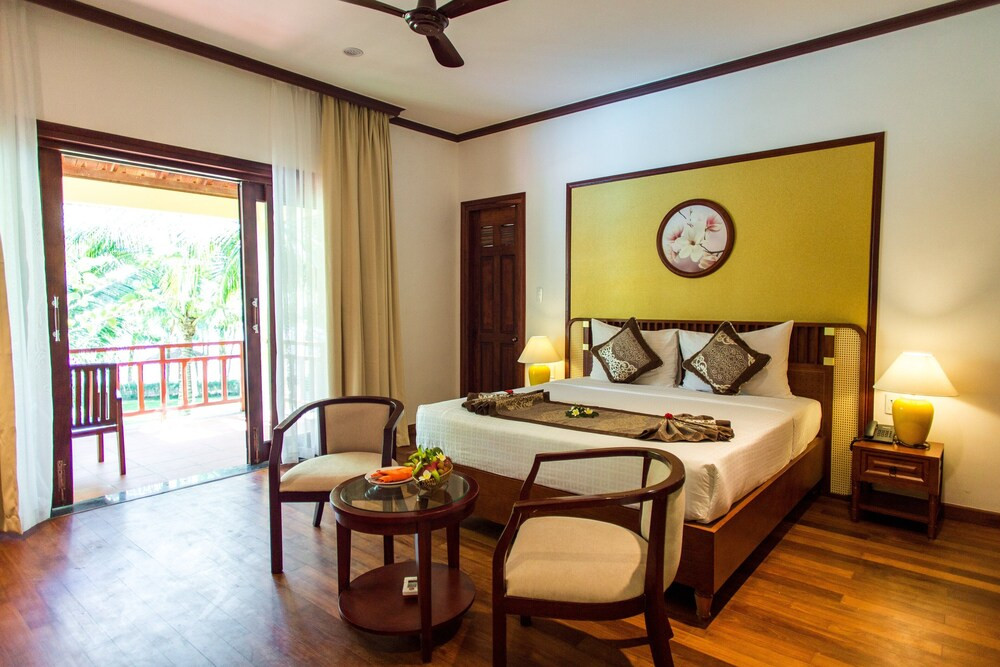 Phòng Deluxe hướng vườn tại Sunny Beach Resort Mũi Né