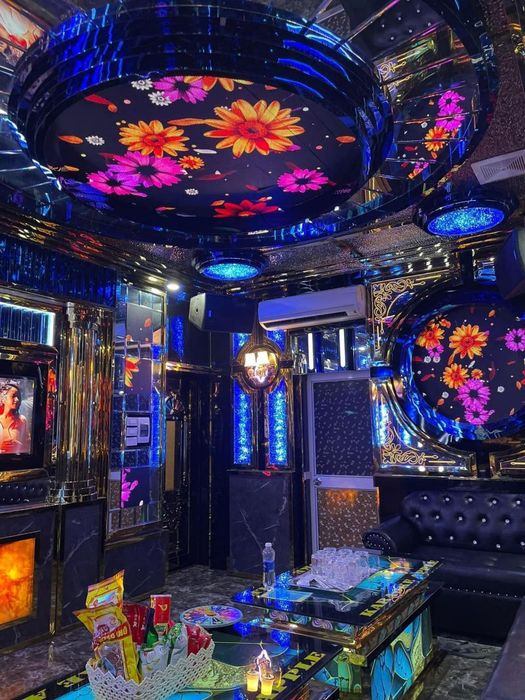 Phòng hát hiện đại với hệ thống âm thanh chất lượng ở Apple Karaoke