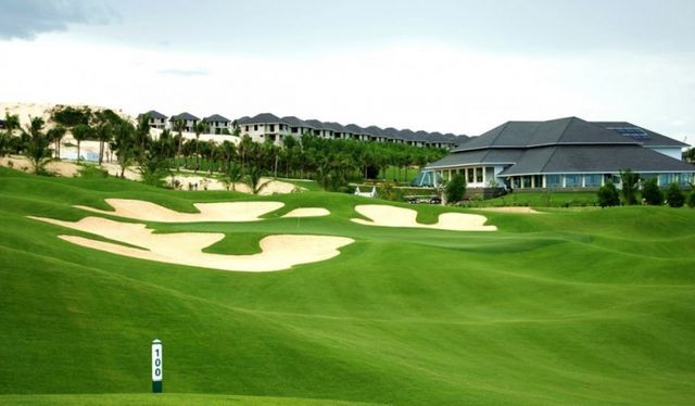 Sân golf Sea Links Mũi Né với view biển ấn tượng