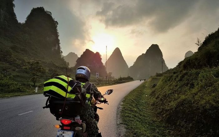 Trải nghiệm phượt bằng xe máy khám phá vẻ đẹp Mũi Kê Gà