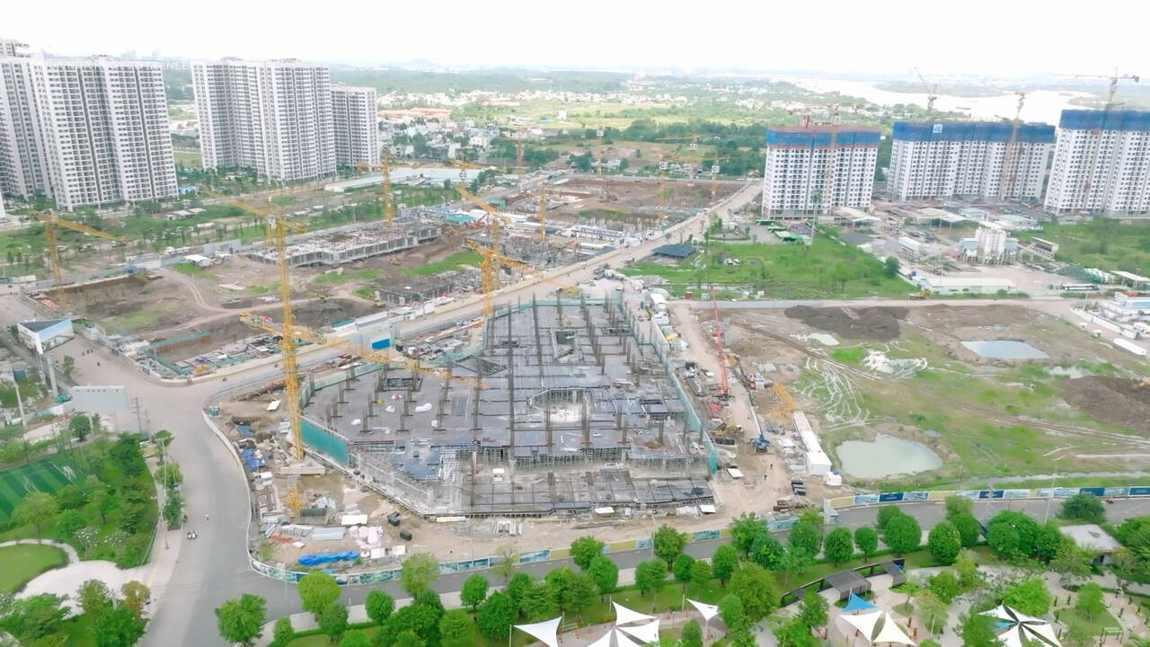 Trung tâm thương mại Vincom tại Vinhomes Grand Park đã hoàn thiện khối đế