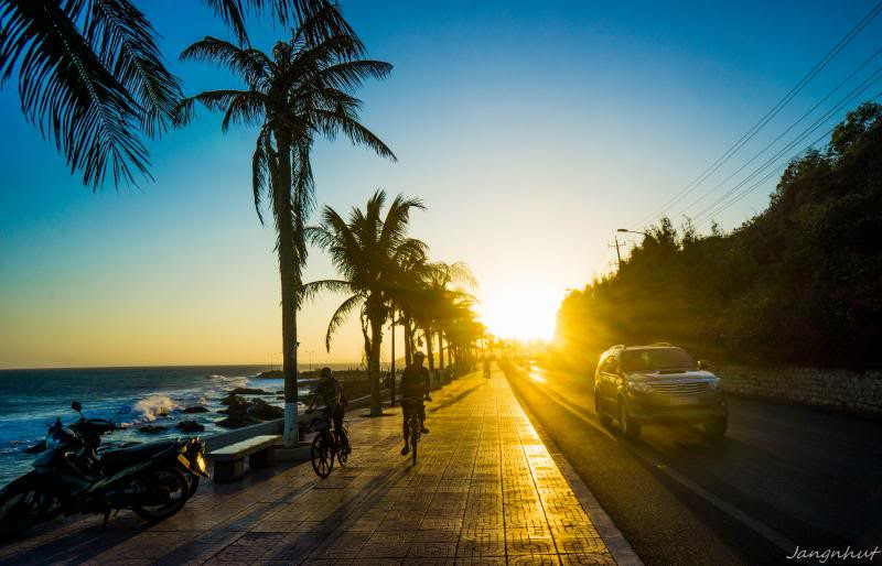 Vẻ đẹp yên bình của biển Bãi đá ông địa Phan Thiết