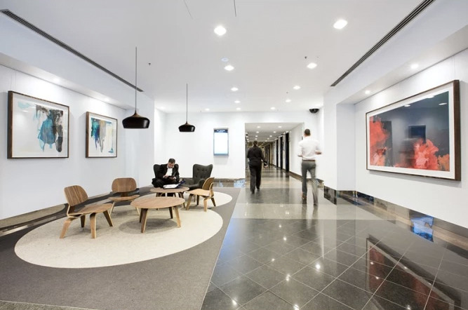 Có người trong ảnh giúp bất động sản trông sống động và gần gũi hơn