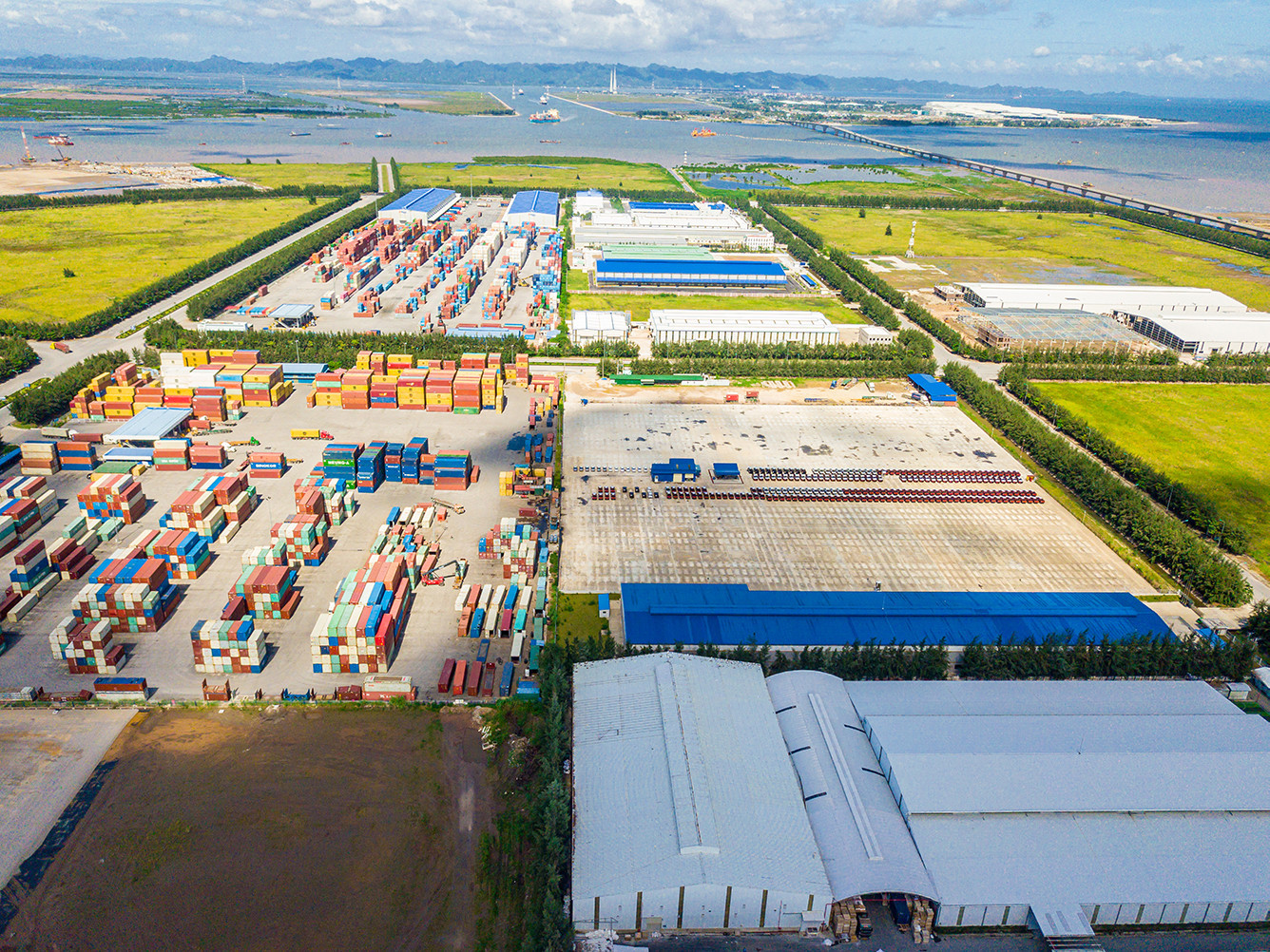 Cổng chào khu đô thị Ao Sào ấn tượng