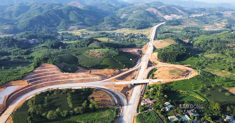 Công trường dự án cao tốc Tuyên Quang - Hà Giang đang thi công