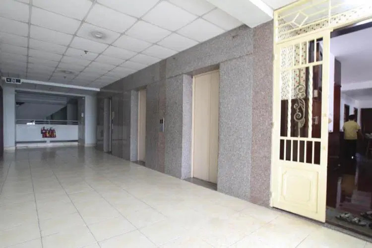 Hệ thống thang máy hiện đại tại căn hộ Nguyễn Ngọc Phương