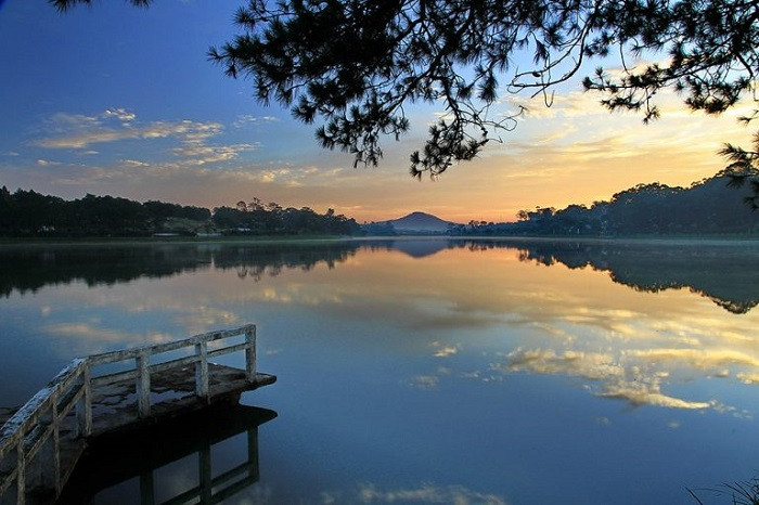 Hồ Nam Phương thơ mộng, trong xanh gần Amavi Farm Bảo Lâm