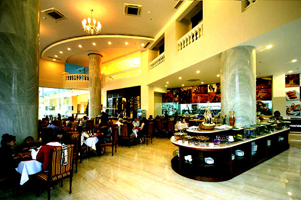 Không gian ẩm thực sang trọng tại Khách sạn Nha Trang Palace