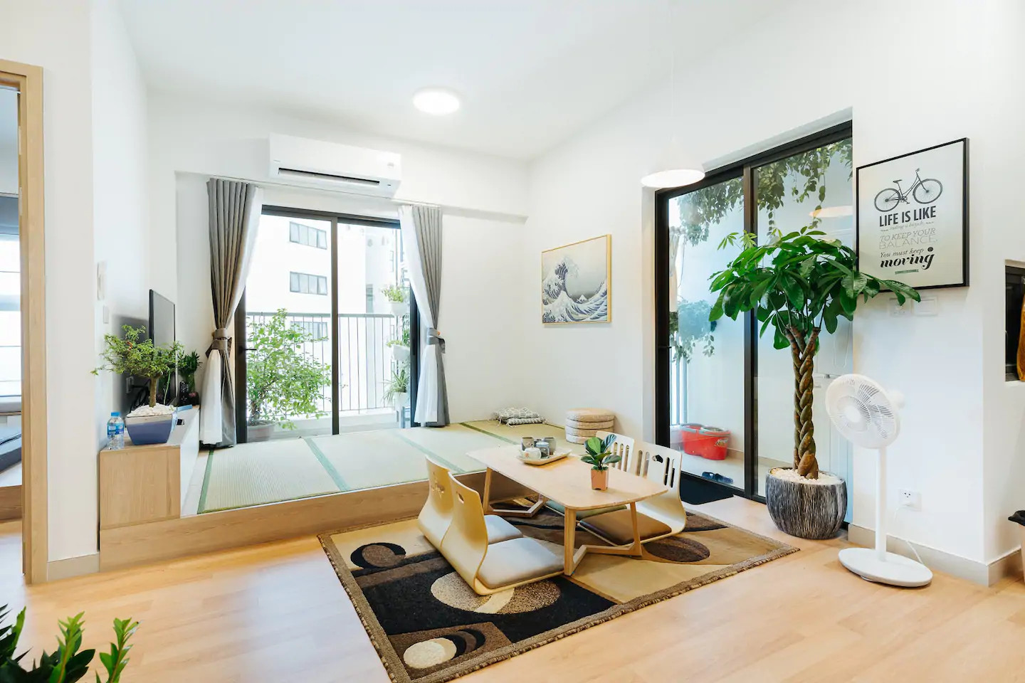 Không gian phòng khách hiện đại tại căn hộ Khu đô thị Sài Đồng