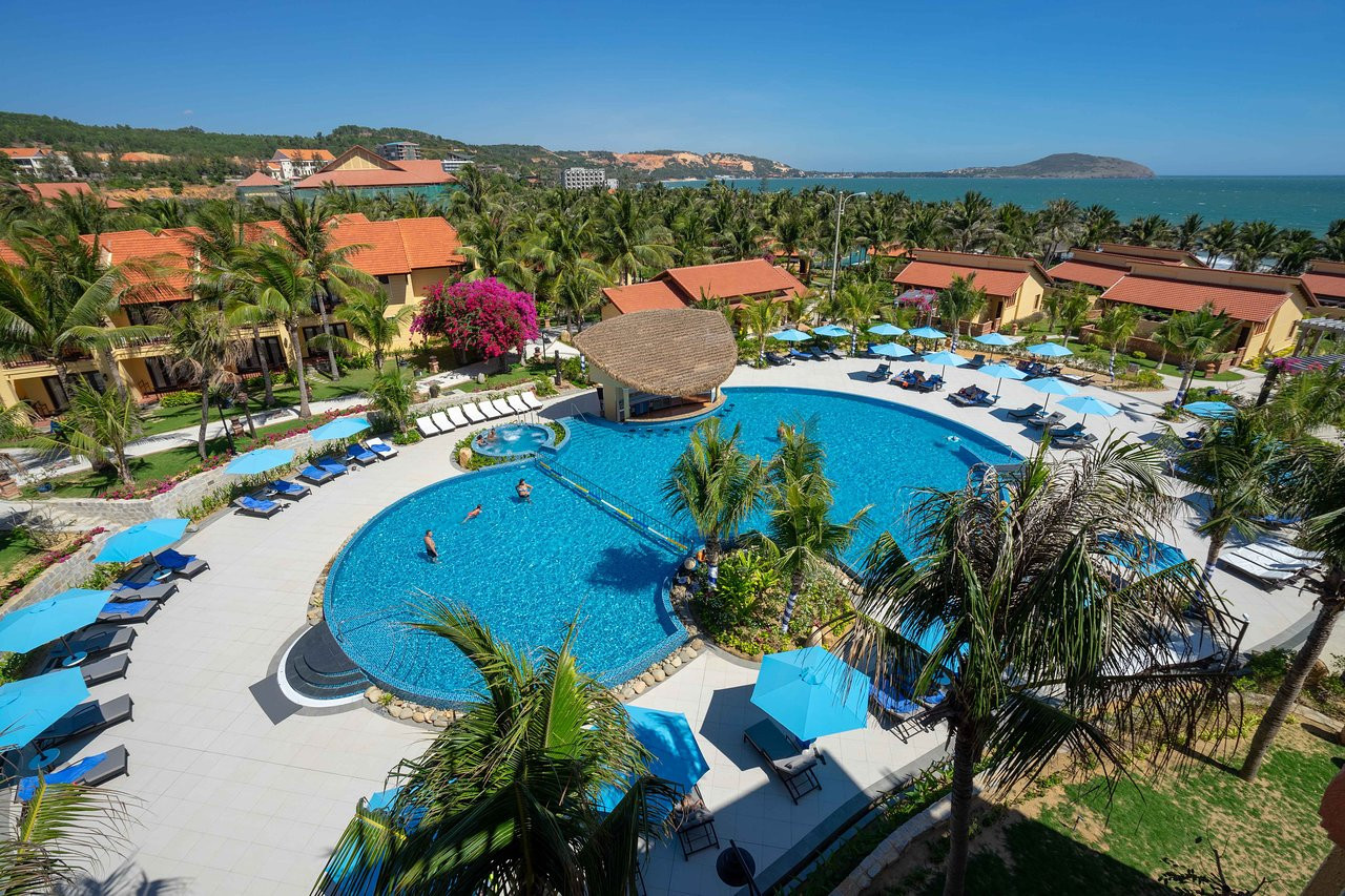 Khu nghỉ dưỡng Pandanus Resort Phan Thiết với khung cảnh xanh mát