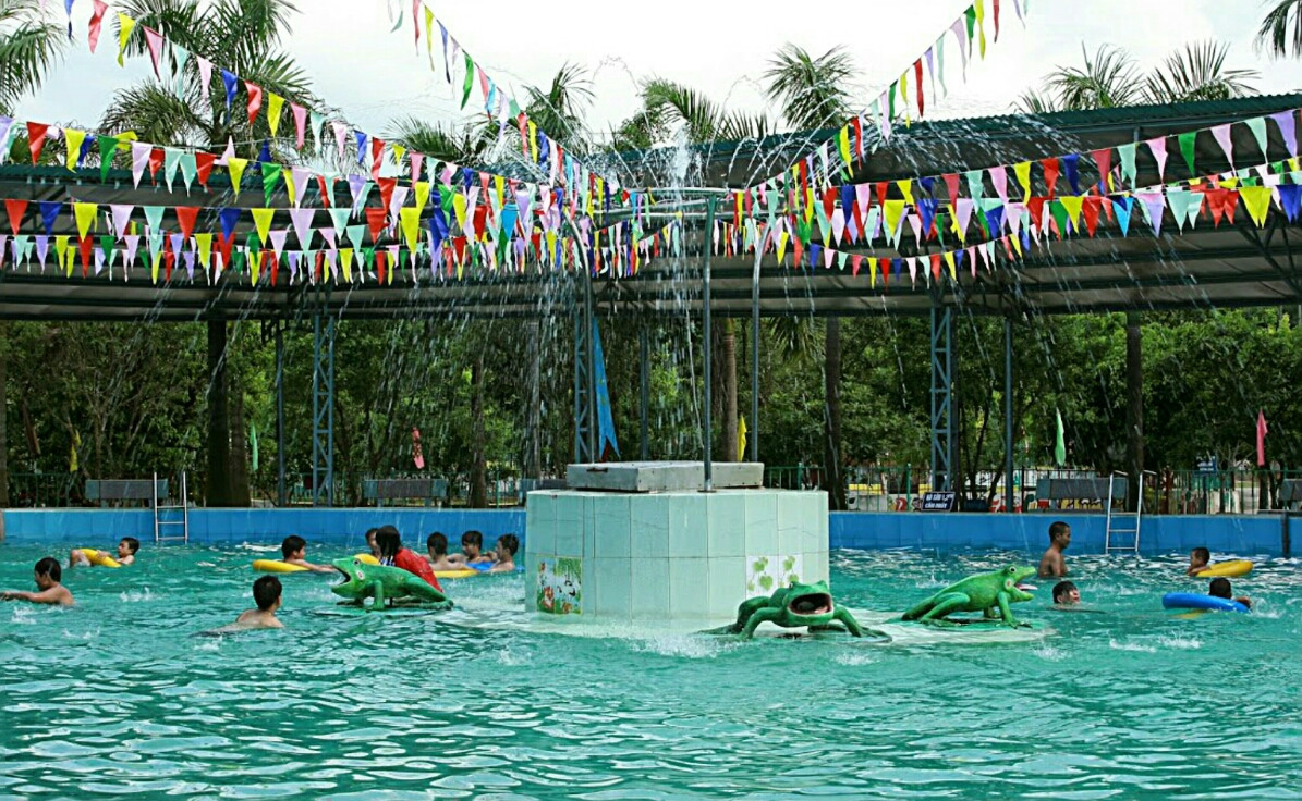 Khung cảnh xanh mát tại Khu nghỉ dưỡng Đầm Long Ba Vì