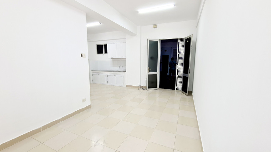 Nội thất phòng khách mẫu căn hộ Đặng Văn Ngữ với thiết kế hiện đại, nhiều ánh sáng