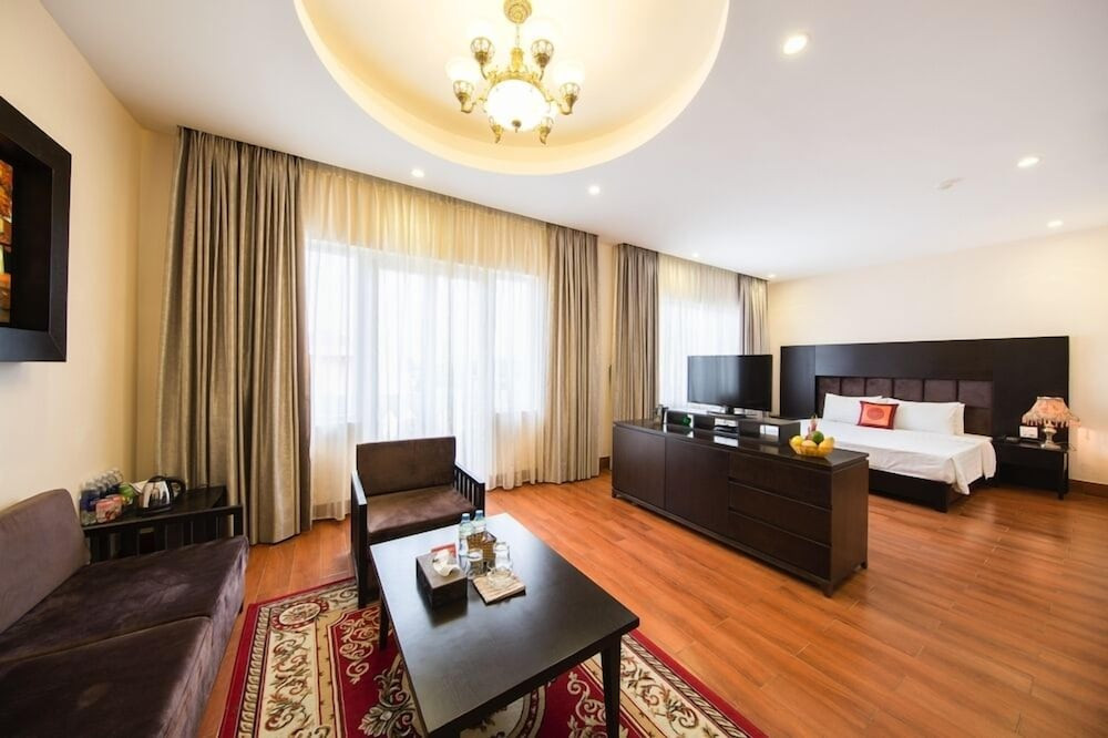 Nội thất tinh tế trong phòng của Khách sạn May Plaza (Đông Á Plaza) Thái Nguyên