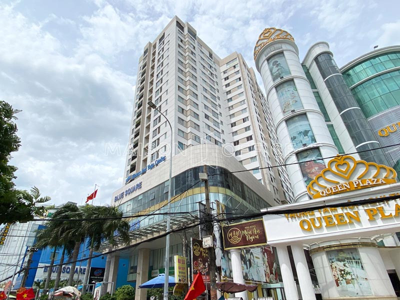 Sảnh tiếp đón hiện đại tại Central Plaza