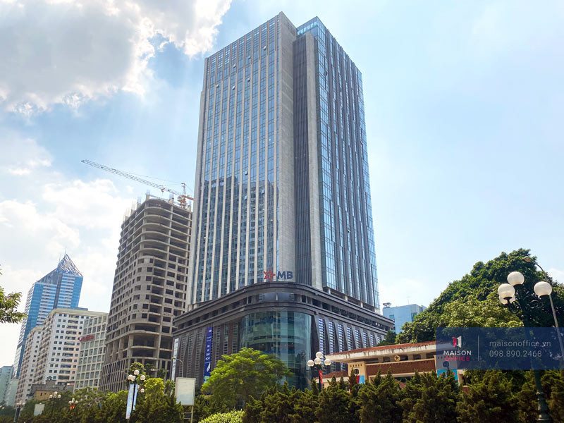 Tòa nhà MB Bank Tower Quận 3 nhìn từ góc đường