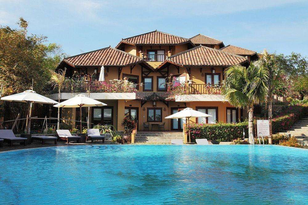 Toàn cảnh Poshanu Resort Phan Thiết với bãi biển riêng