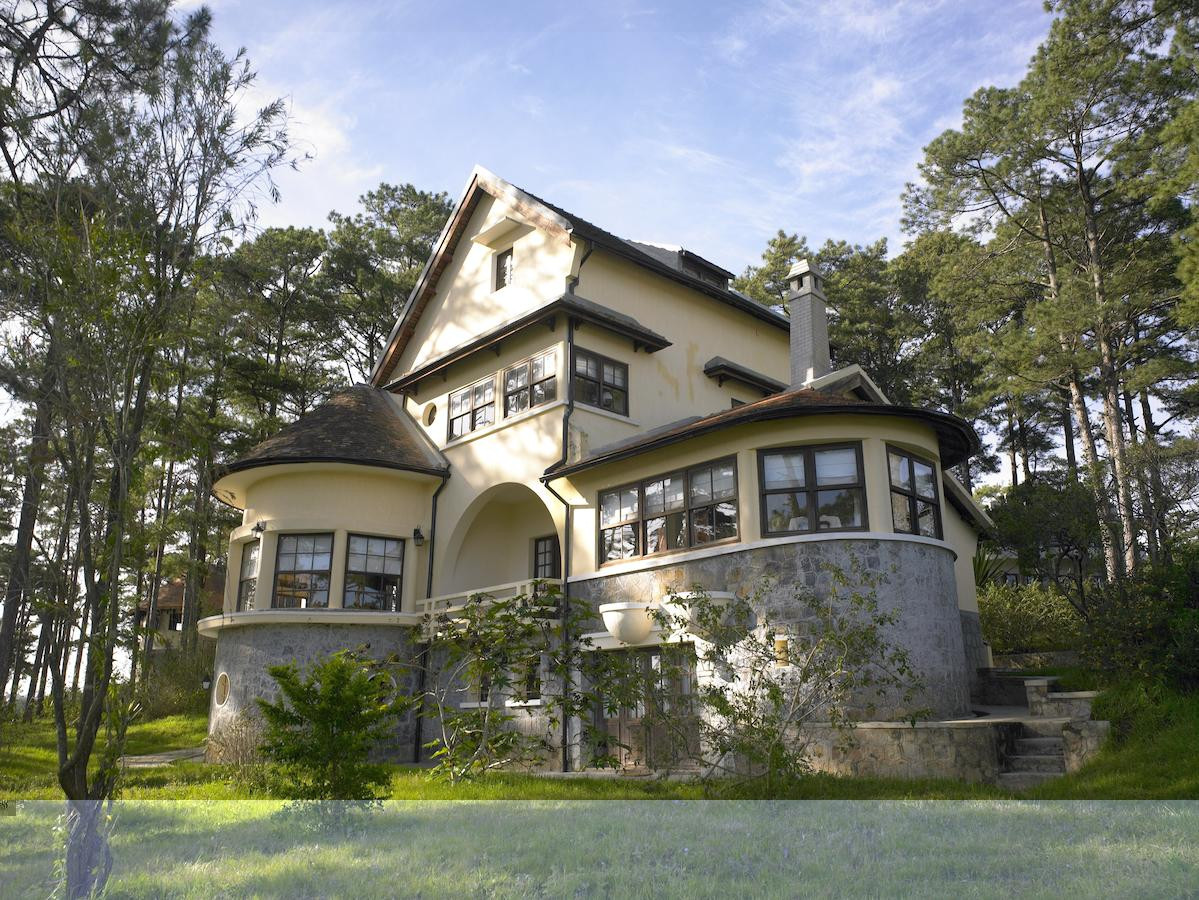 Tổng thể khu nghỉ dưỡng Ana Mandara Villas Dalat Resort &amp; Spa nhìn từ trên cao