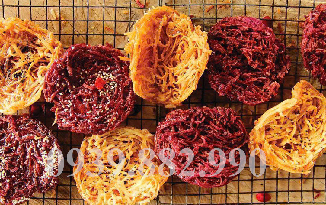 Bánh rế Bình Thuận truyền thống giòn ngọt hấp dẫn trên đĩa