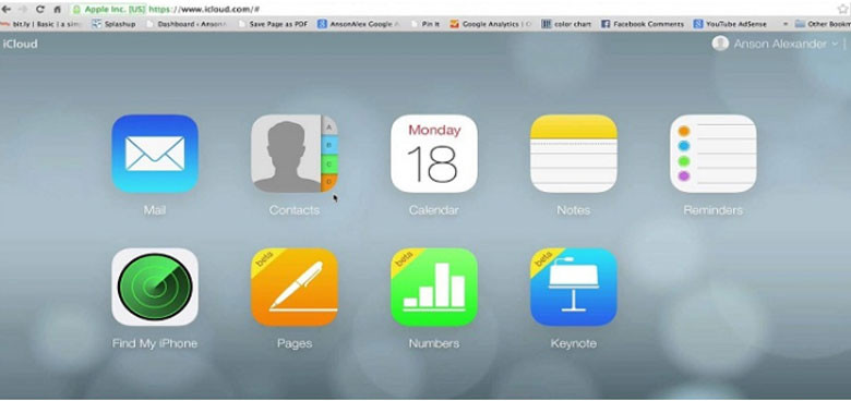 Đăng nhập iCloud trên MacBook để xóa danh bạ