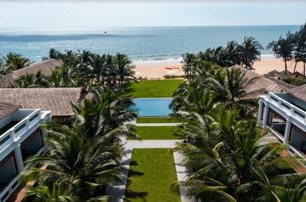 Không gian xanh mát tại The Anam Mũi Né Resort, hòa mình cùng thiên nhiên biển cả.