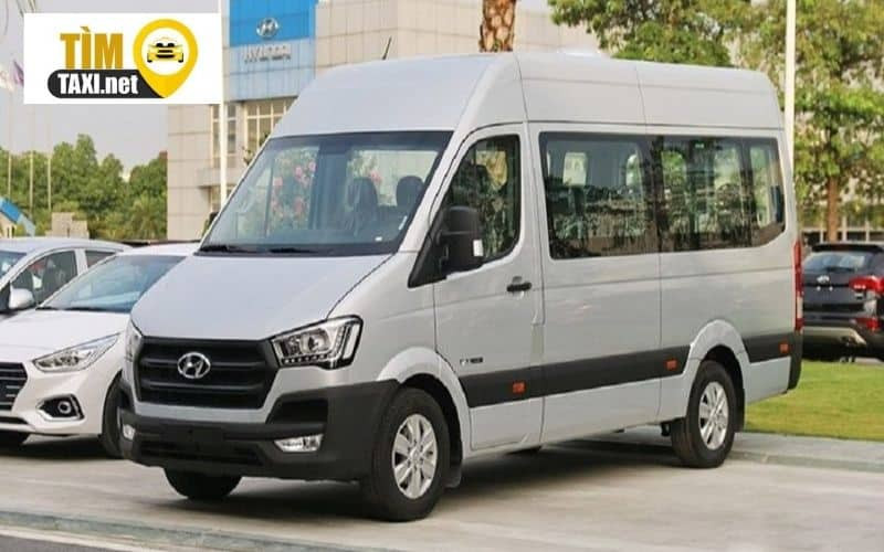 Mẫu xe 16 chỗ của nhà xe Tý Lùn phục vụ hành trình xe tánh linh phan thiết