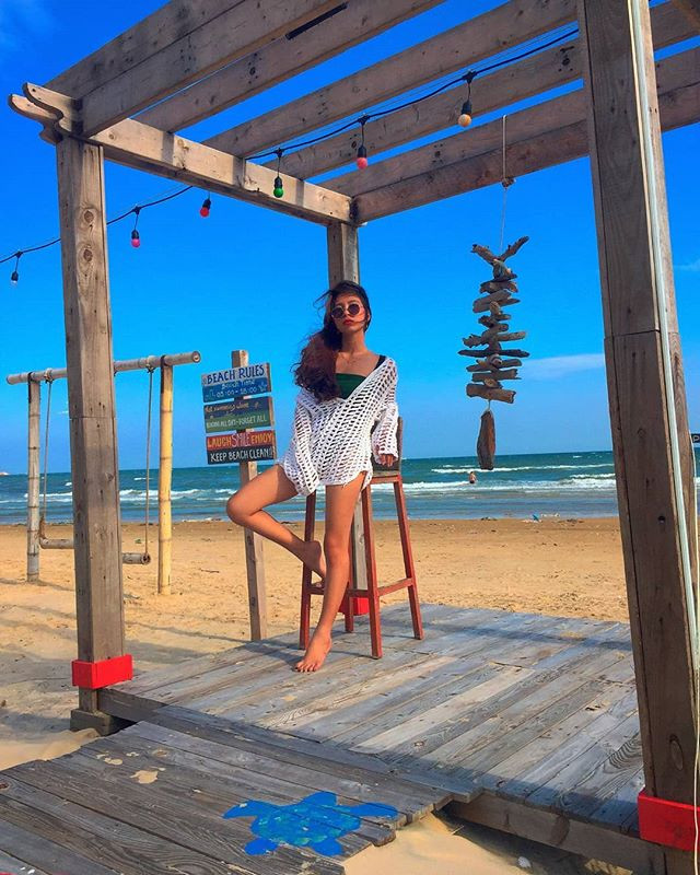 Ngọn hải đăng Kê Gà cổ kính sừng sững bên bờ biển, là biểu tượng độc đáo của Mũi Né, TP. Phan Thiết.