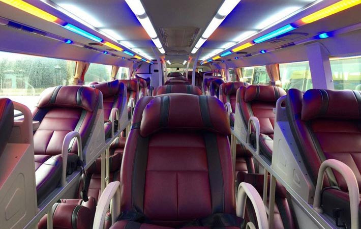 Nội thất xe Trung Nga hiện đại, sạch sẽ phục vụ hành khách đi Bình Thuận