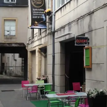 Aladin Là Ai? Giải Mã Nhân Vật Huyền Thoại Trong Văn Hóa Đại Chúng