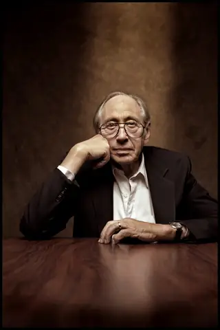 Alvin Toffler Là Ai? Nhà Tương Lai Học Lỗi Lạc Và Di Sản Tư Tưởng