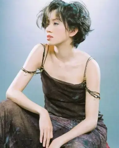 Tổng Quan Về Cuộc Đời Và Bối Cảnh Sự Nghiệp Của Anita Mui