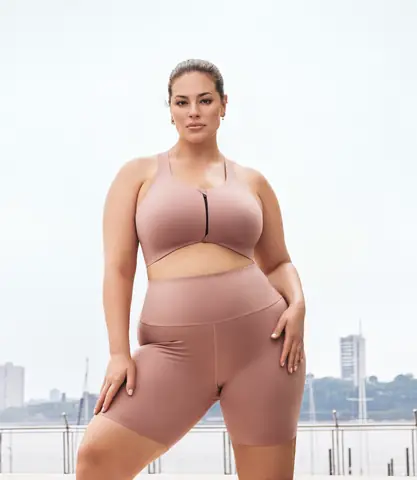 Nàng Mẫu Ngoại Cỡ Ashley Graham Được Bình Chọn Là Người Phụ Nữ Gợi Cảm Nhất Năm 2023 - Ảnh 2.
