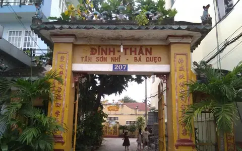 Bà Quẹo Là Ai? Giải Mã Danh Tính Gây Tò Mò Nhất Sài Gòn Bà Quẹo Là Ai? Giải Mã Danh Tính Gây Tò Mò Nhất Sài Gòn