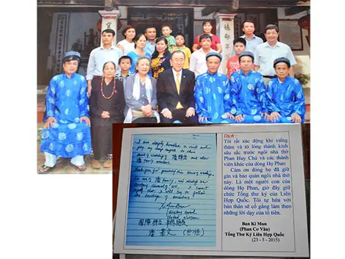 Tổng Thư Ký Lhq Ban Ki-moon Và Phu Nhân Chụp Ảnh Lưu Niệm Cùng Những Người Trong Dòng Họ Phan Huy (ảnh Do Ông Phan Huy Thanh Cung Cấp) Và Bút Tích Của Ông Ban Ki-moon Được Bảo Quản, Dịch Ra Tiếng Việt Ảnh: Nguyễn Hưởng